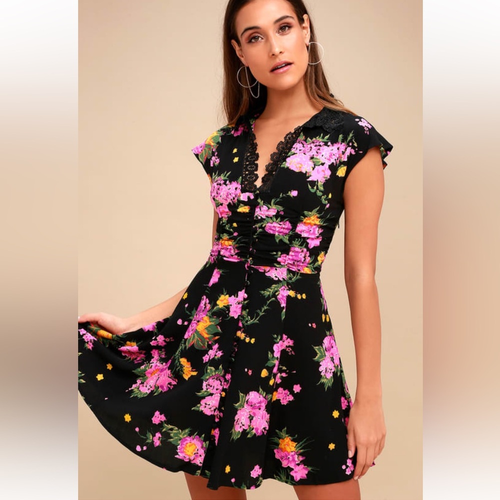 FREE PEOPLE ALORA BLACK FLORAL PRINT MINI DRESS BLACK LACE NECK-LINE